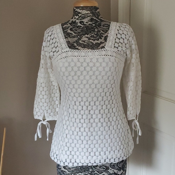 Solitaire Tops - Solitaire white eyelet top, size S